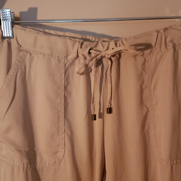 Cargo crops - Picture 2 of 5